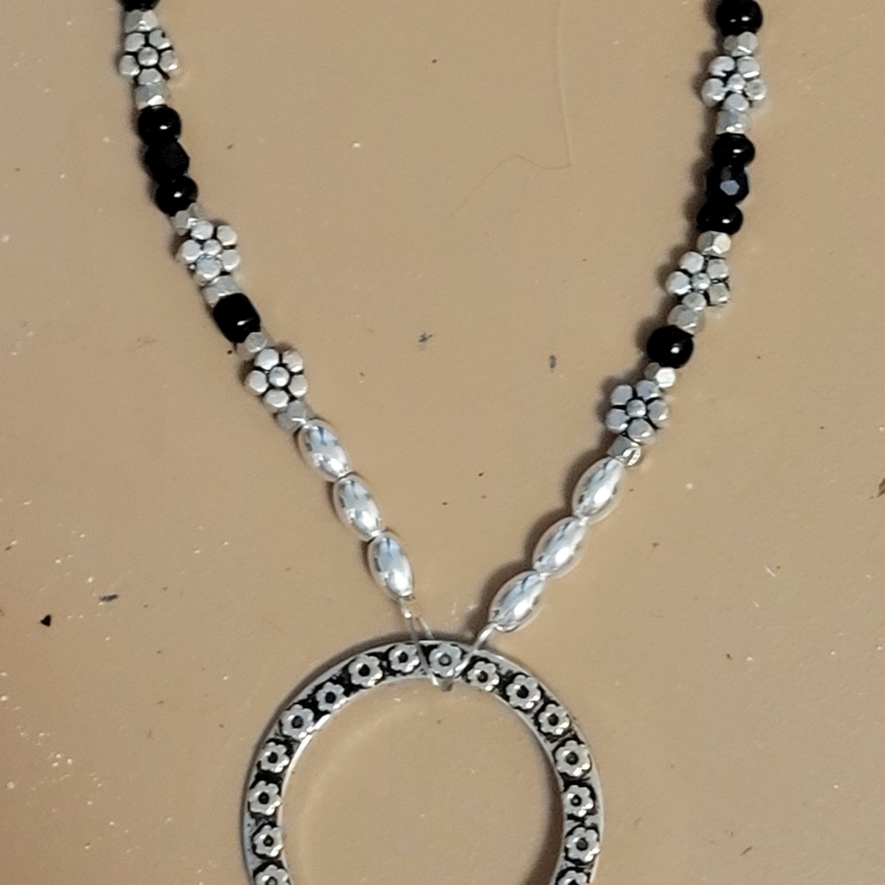 Beaded wristlet keychain